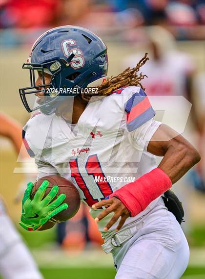 Thumbnail 2 in Cypress Springs vs. Tomball (UIL 6A D2 Football Bi-District) photogallery.