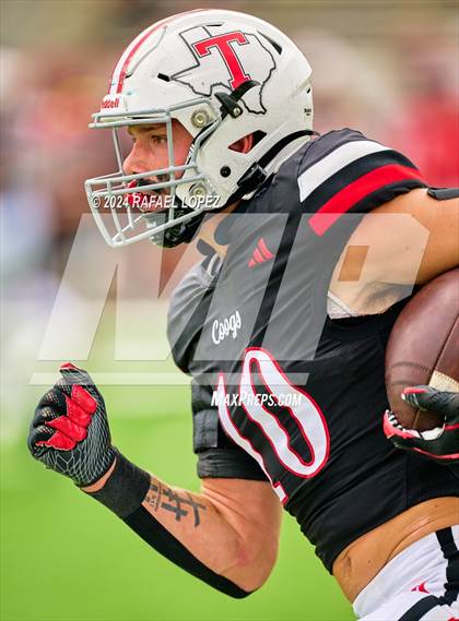 Thumbnail 1 in Cypress Springs vs. Tomball (UIL 6A D2 Football Bi-District) photogallery.