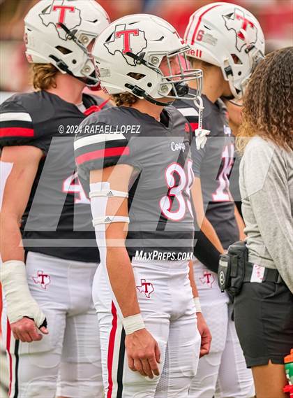 Thumbnail 3 in Cypress Springs vs. Tomball (UIL 6A D2 Football Bi-District) photogallery.