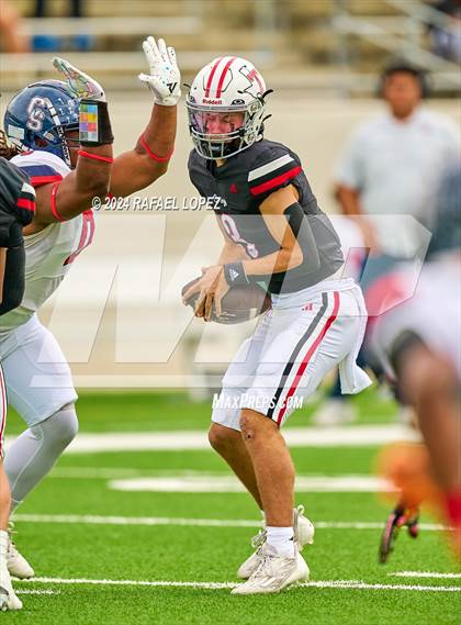 Thumbnail 3 in Cypress Springs vs. Tomball (UIL 6A D2 Football Bi-District) photogallery.