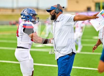 Thumbnail 3 in Cypress Springs vs. Tomball (UIL 6A D2 Football Bi-District) photogallery.