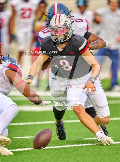 Thumbnail 2 in Cypress Springs vs. Tomball (UIL 6A D2 Football Bi-District) photogallery.