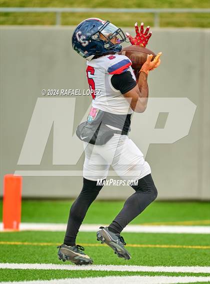 Thumbnail 1 in Cypress Springs vs. Tomball (UIL 6A D2 Football Bi-District) photogallery.