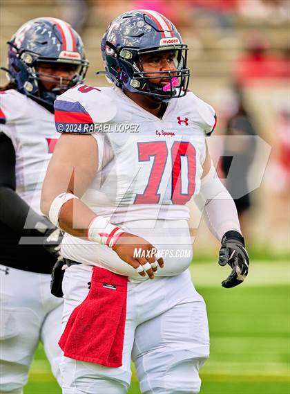 Thumbnail 3 in Cypress Springs vs. Tomball (UIL 6A D2 Football Bi-District) photogallery.