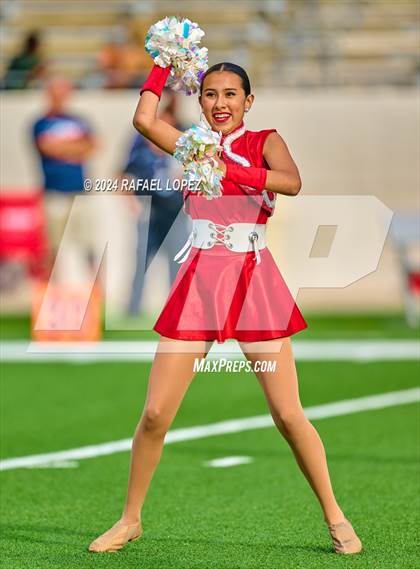 Thumbnail 2 in Cypress Springs vs. Tomball (UIL 6A D2 Football Bi-District) photogallery.
