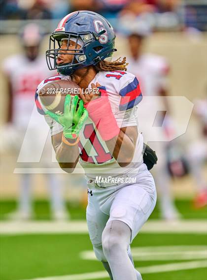Thumbnail 3 in Cypress Springs vs. Tomball (UIL 6A D2 Football Bi-District) photogallery.