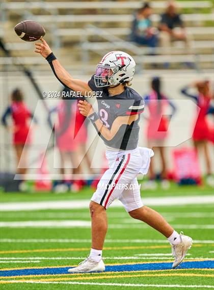Thumbnail 2 in Cypress Springs vs. Tomball (UIL 6A D2 Football Bi-District) photogallery.