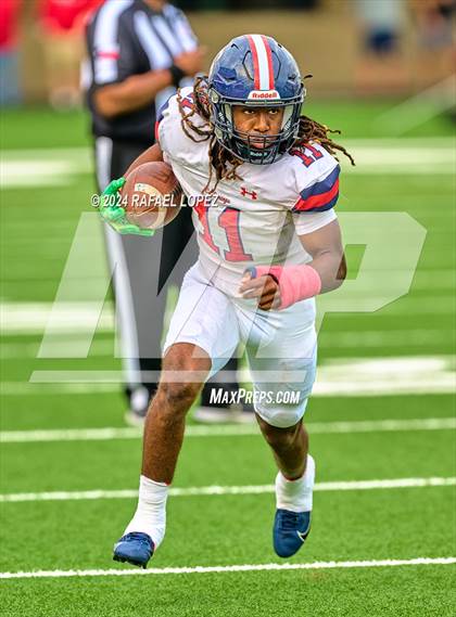 Thumbnail 2 in Cypress Springs vs. Tomball (UIL 6A D2 Football Bi-District) photogallery.