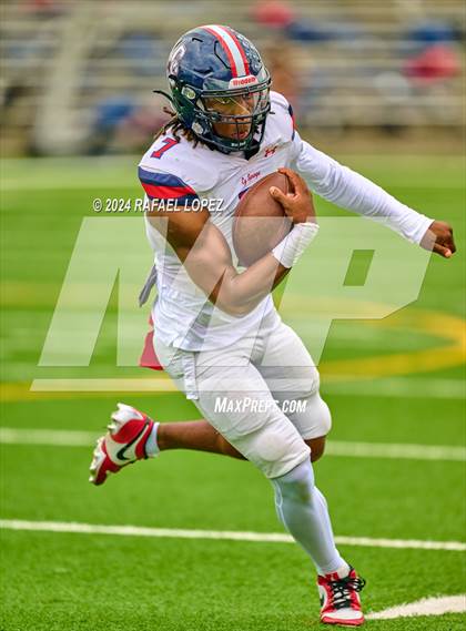 Thumbnail 1 in Cypress Springs vs. Tomball (UIL 6A D2 Football Bi-District) photogallery.