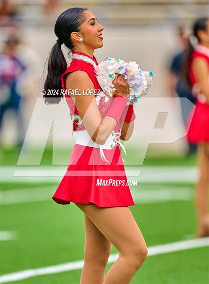 Thumbnail 1 in Cypress Springs vs. Tomball (UIL 6A D2 Football Bi-District) photogallery.
