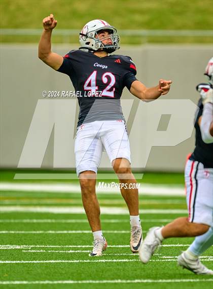 Thumbnail 3 in Cypress Springs vs. Tomball (UIL 6A D2 Football Bi-District) photogallery.