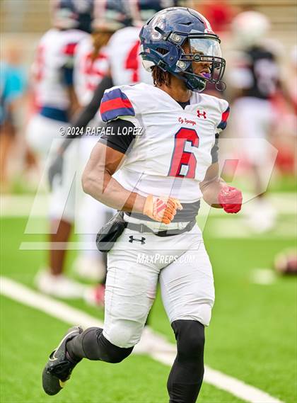 Thumbnail 2 in Cypress Springs vs. Tomball (UIL 6A D2 Football Bi-District) photogallery.