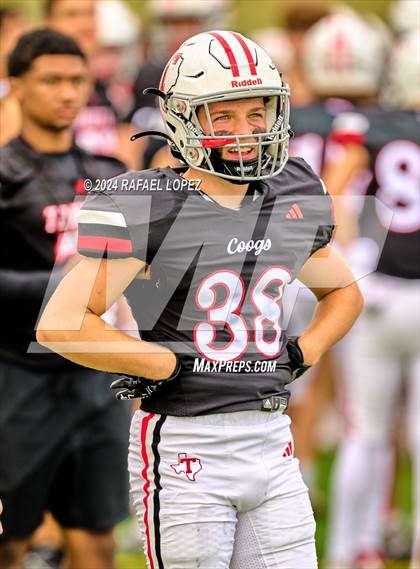 Thumbnail 3 in Cypress Springs vs. Tomball (UIL 6A D2 Football Bi-District) photogallery.