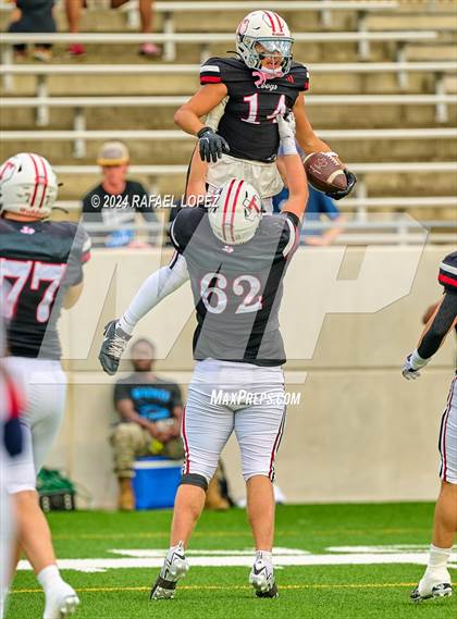 Thumbnail 2 in Cypress Springs vs. Tomball (UIL 6A D2 Football Bi-District) photogallery.