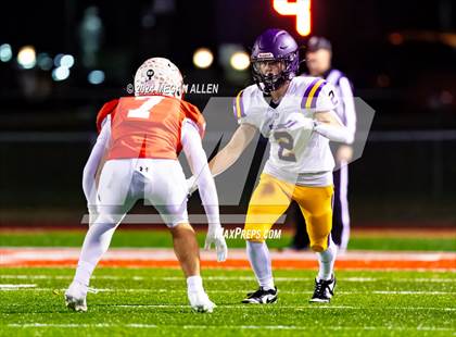 Thumbnail 3 in Wapakoneta vs. Bellbrook (OHSAA District 12 Regional Semifinal) photogallery.