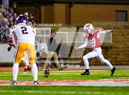 Thumbnail 3 in Wapakoneta vs. Bellbrook (OHSAA District 12 Regional Semifinal) photogallery.
