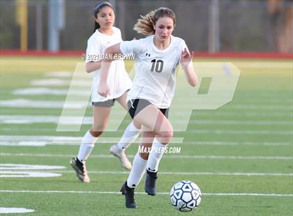 Thumbnail 2 in Rockwall vs Naaman Forest (UIL 6A Bi-District) photogallery.