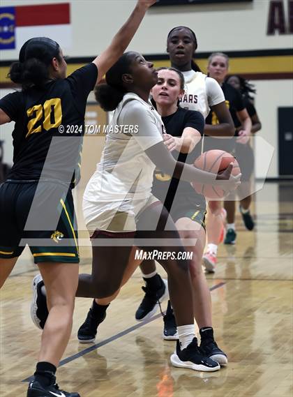 Thumbnail 3 in Cannon vs. Greensboro Day School photogallery.