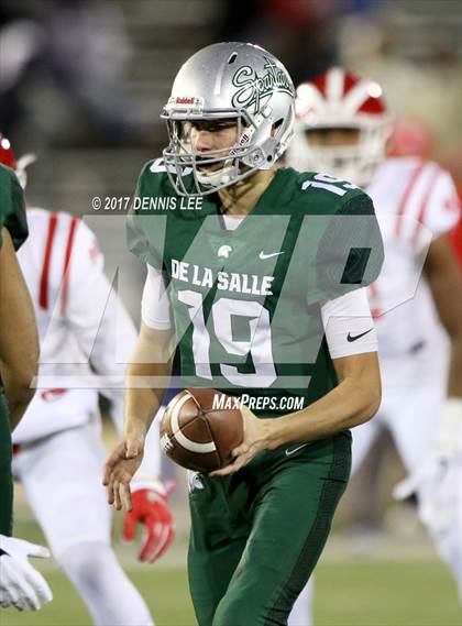Thumbnail 2 in Mater Dei vs. De La Salle (CIF State Open Division Final) photogallery.
