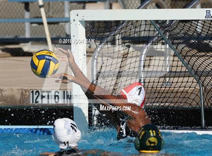 Thumbnail 2 in San Ramon Valley vs Drake (Acalanes Invitational) photogallery.