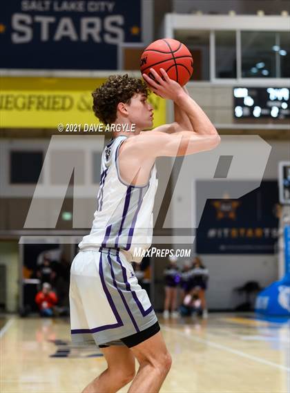 Thumbnail 1 in Farmington vs. Lehi (UHSAA 5A Final) photogallery.