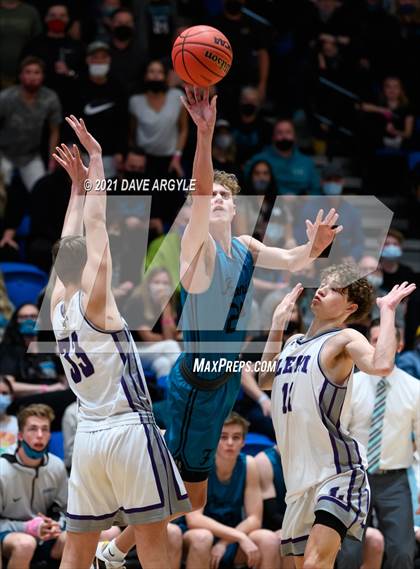 Thumbnail 2 in Farmington vs. Lehi (UHSAA 5A Final) photogallery.