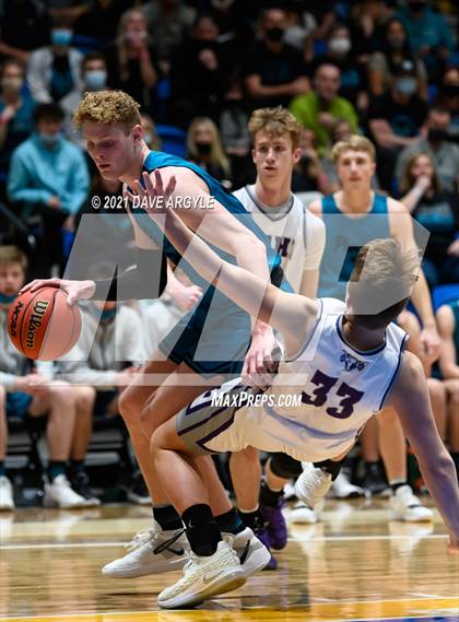 Thumbnail 2 in Farmington vs. Lehi (UHSAA 5A Final) photogallery.