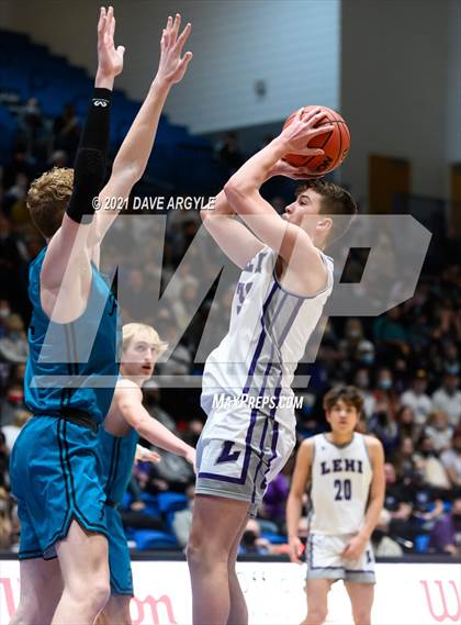 Thumbnail 1 in Farmington vs. Lehi (UHSAA 5A Final) photogallery.