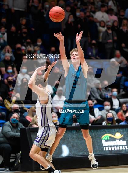 Thumbnail 2 in Farmington vs. Lehi (UHSAA 5A Final) photogallery.