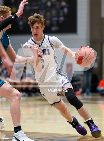 Thumbnail 1 in Farmington vs. Lehi (UHSAA 5A Final) photogallery.