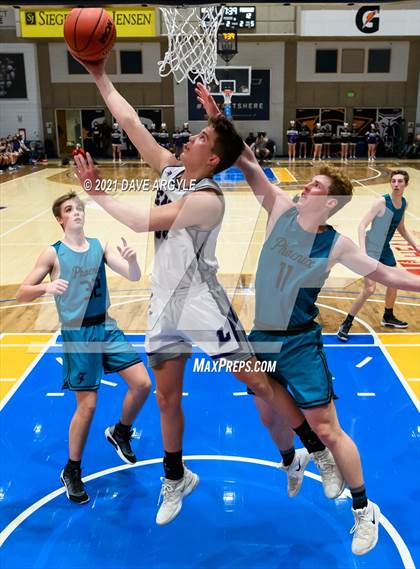 Thumbnail 2 in Farmington vs. Lehi (UHSAA 5A Final) photogallery.