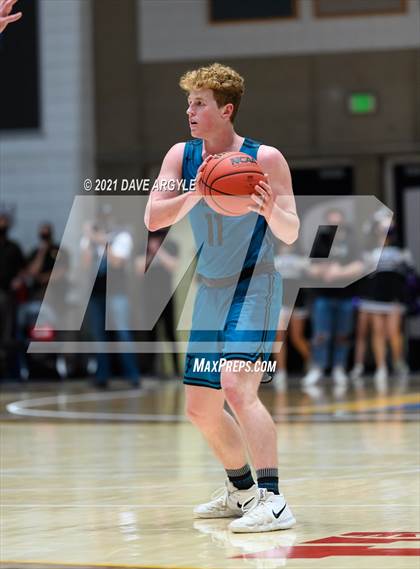 Thumbnail 1 in Farmington vs. Lehi (UHSAA 5A Final) photogallery.