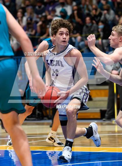 Thumbnail 3 in Farmington vs. Lehi (UHSAA 5A Final) photogallery.
