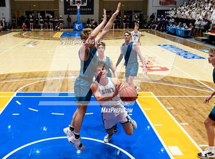 Thumbnail 2 in Farmington vs. Lehi (UHSAA 5A Final) photogallery.