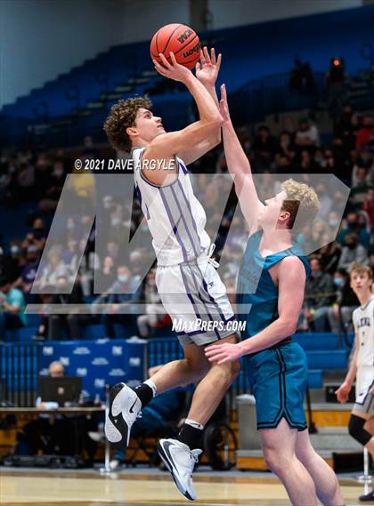 Thumbnail 1 in Farmington vs. Lehi (UHSAA 5A Final) photogallery.