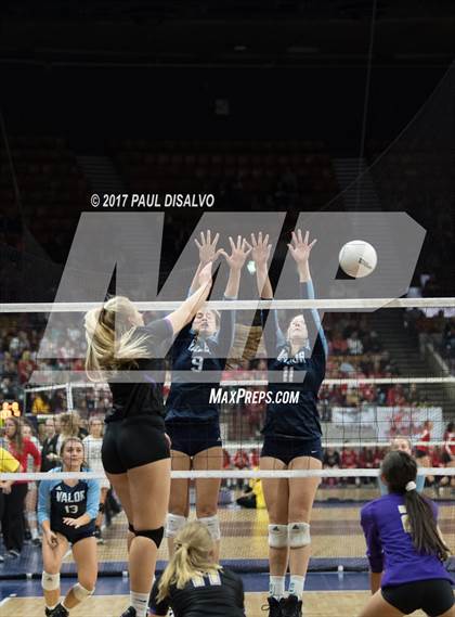 Thumbnail 3 in Valor Christian vs. Holy Family (CHSAA 4A Semifinal) photogallery.