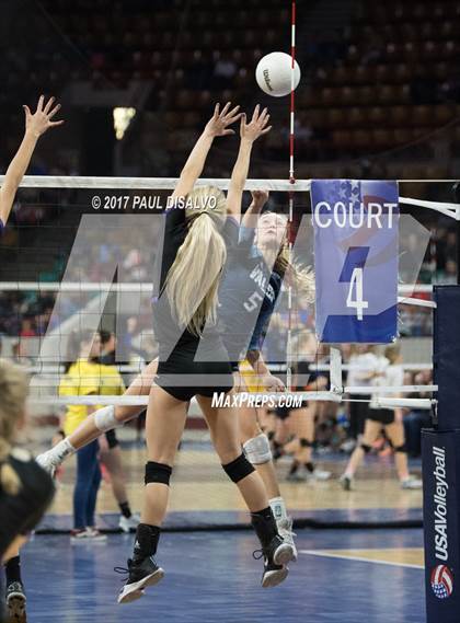 Thumbnail 2 in Valor Christian vs. Holy Family (CHSAA 4A Semifinal) photogallery.