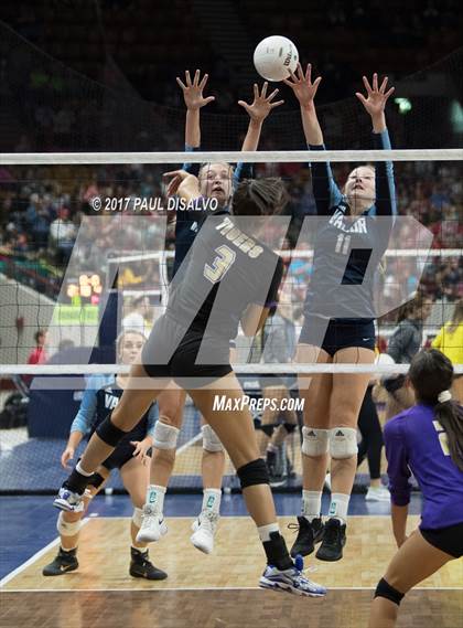 Thumbnail 3 in Valor Christian vs. Holy Family (CHSAA 4A Semifinal) photogallery.