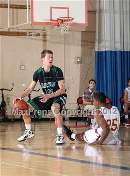 Thumbnail 1 in Colton vs. Thousand Oaks (MaxPreps Holiday Classic) photogallery.