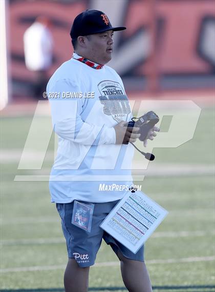Thumbnail 3 in Pittsburg vs. Monterey Trail photogallery.