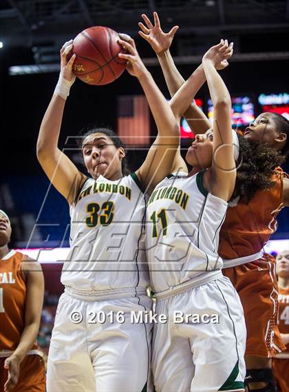 Thumbnail 1 in Capital Prep vs. New London (CIAC Class L Final) photogallery.
