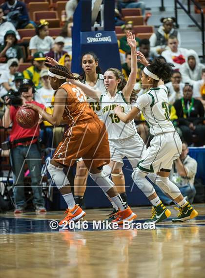 Thumbnail 1 in Capital Prep vs. New London (CIAC Class L Final) photogallery.