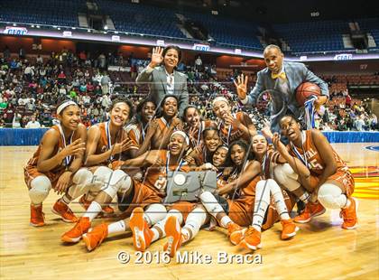 Thumbnail 2 in Capital Prep vs. New London (CIAC Class L Final) photogallery.