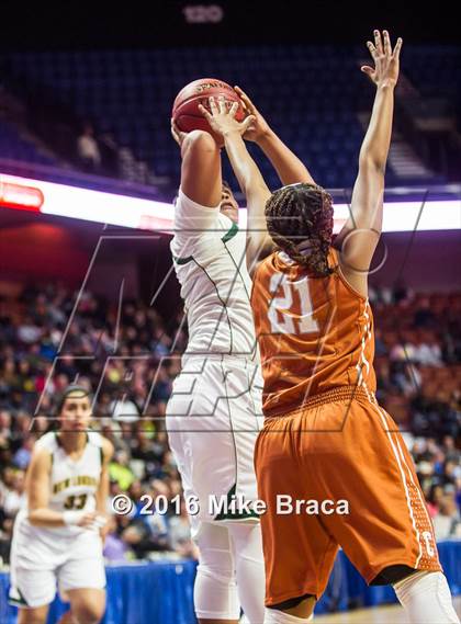 Thumbnail 1 in Capital Prep vs. New London (CIAC Class L Final) photogallery.