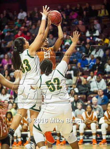 Thumbnail 2 in Capital Prep vs. New London (CIAC Class L Final) photogallery.