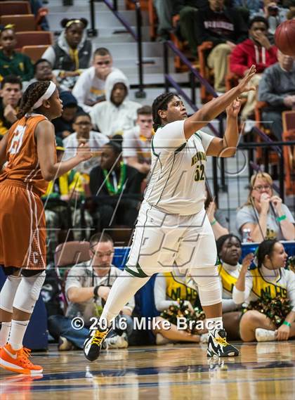 Thumbnail 3 in Capital Prep vs. New London (CIAC Class L Final) photogallery.