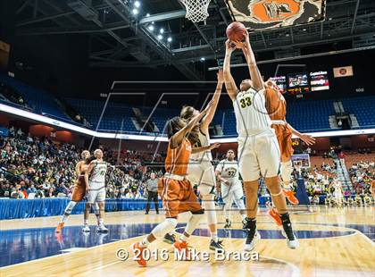 Thumbnail 2 in Capital Prep vs. New London (CIAC Class L Final) photogallery.