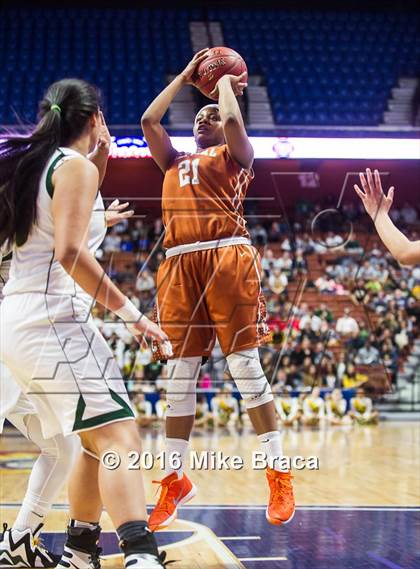 Thumbnail 3 in Capital Prep vs. New London (CIAC Class L Final) photogallery.