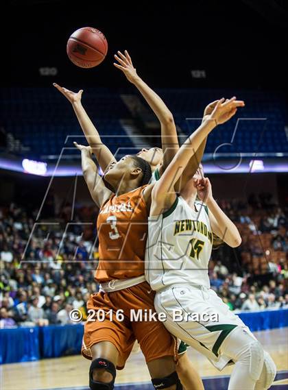 Thumbnail 3 in Capital Prep vs. New London (CIAC Class L Final) photogallery.