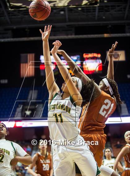 Thumbnail 2 in Capital Prep vs. New London (CIAC Class L Final) photogallery.